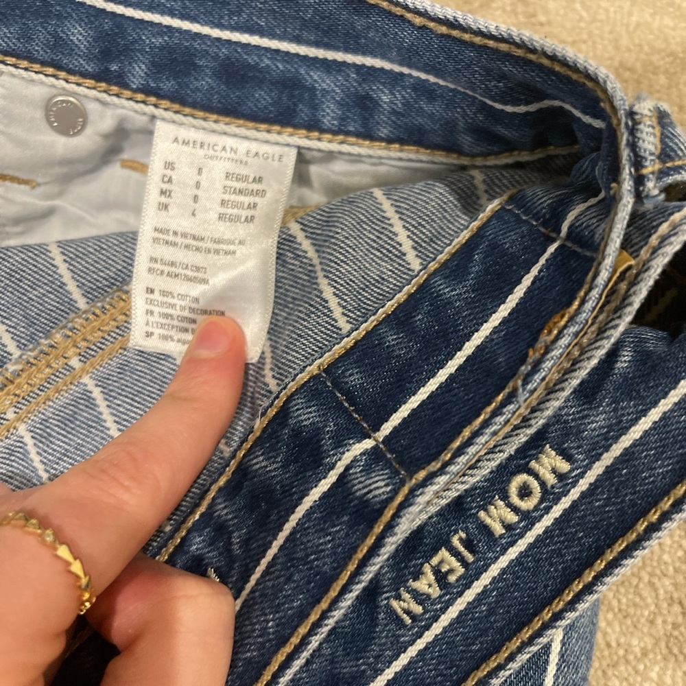 Stripped Jeans - Picture 2 of 4